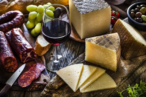 Queso manchego y vino Nebbiolo