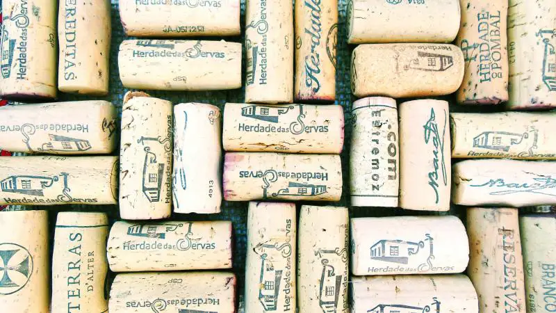 Cómo cortar fácilmente los corchos de vino de manera uniforme
