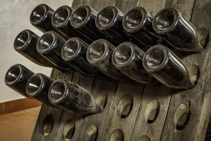Lista de selección o aprobación de vinos tintos añejos de 1975