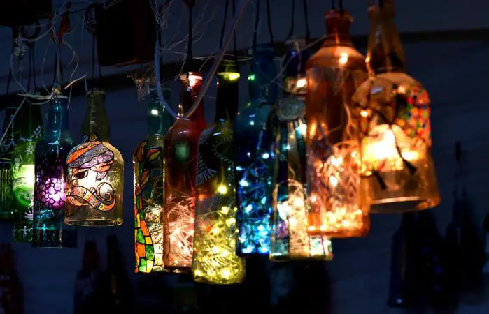 5 ideas simples y decorativas para manualidades en botellas de vino