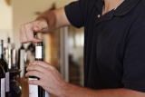 6 formas de volver a sellar una botella de vino