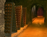 6 bodegas de California con increíbles cuevas subterráneas de vino