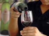 3 maneras de darle sabor a una fiesta de degustación de vino en casa