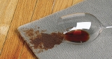 Cómo eliminar con éxito las manchas de vino tinto