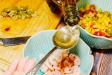 Como utilizar el vino blanco seco para cocinar